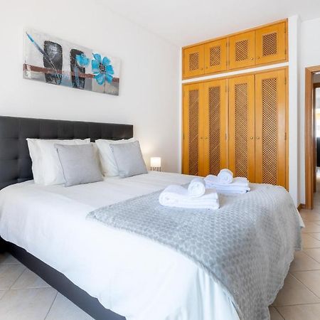 Sea-Front 1' Min! - Apartment With Ac & Wifi Quarteira Luaran gambar