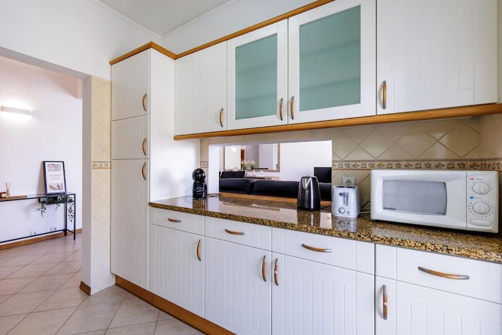 Sea-Front 1' Min! - Apartment With Ac & Wifi Quarteira Luaran gambar