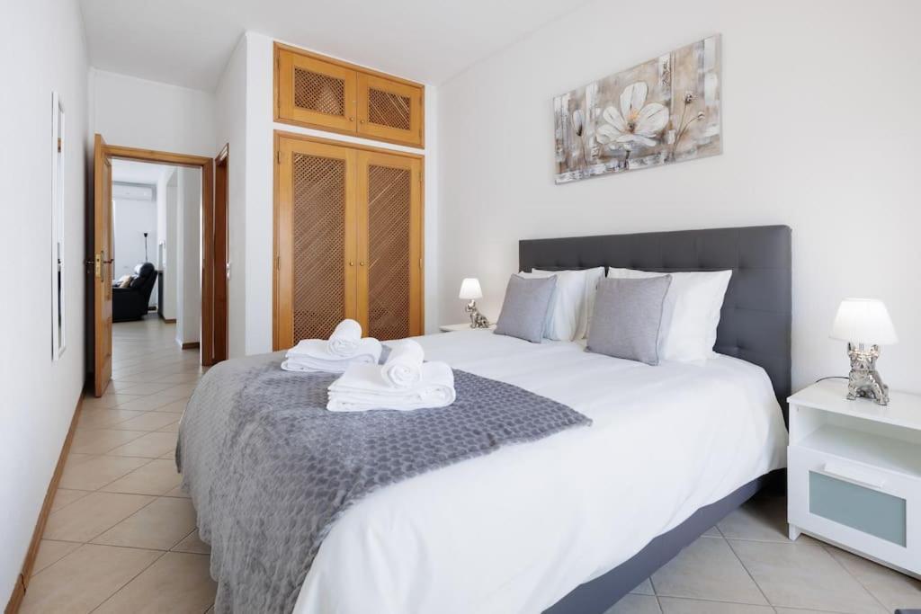 Sea-Front 1' Min! - Apartment With Ac & Wifi Quarteira Luaran gambar