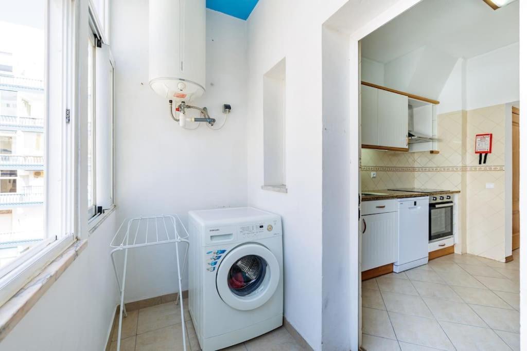 Sea-Front 1' Min! - Apartment With Ac & Wifi Quarteira Luaran gambar